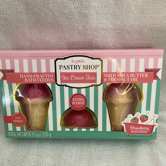 NEW La Petite Pastry Shop Ice Cream Trio Ice Pop Trio Bath Fizzies Two Boxes - Picture 2 of 12
